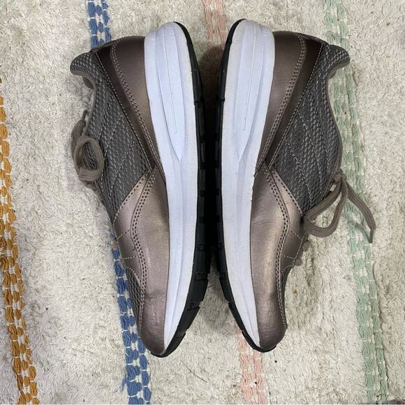 Easy Spirit Bronze Sneakers Size 8N with Cushioned Sole and Breathable Design - Picture 3 of 8